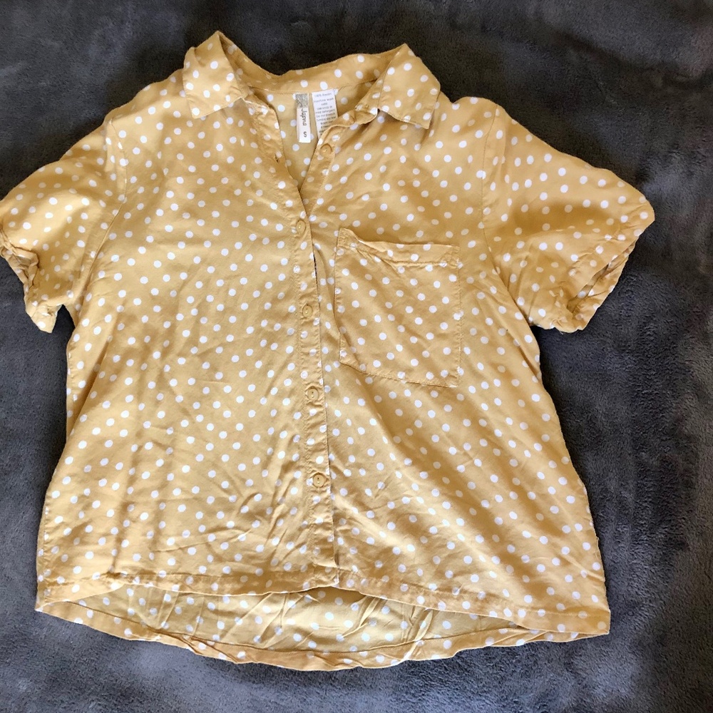 Polka-dot Button Up
